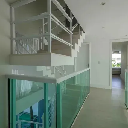 Furnished house, 470 m², with a bathtub — photo 37