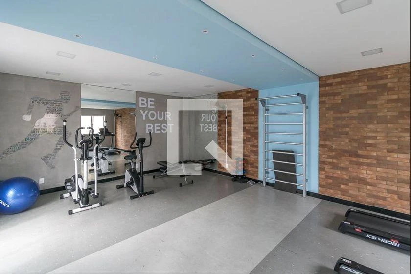 2-bedroom apartment in a building with a gym — photo 42