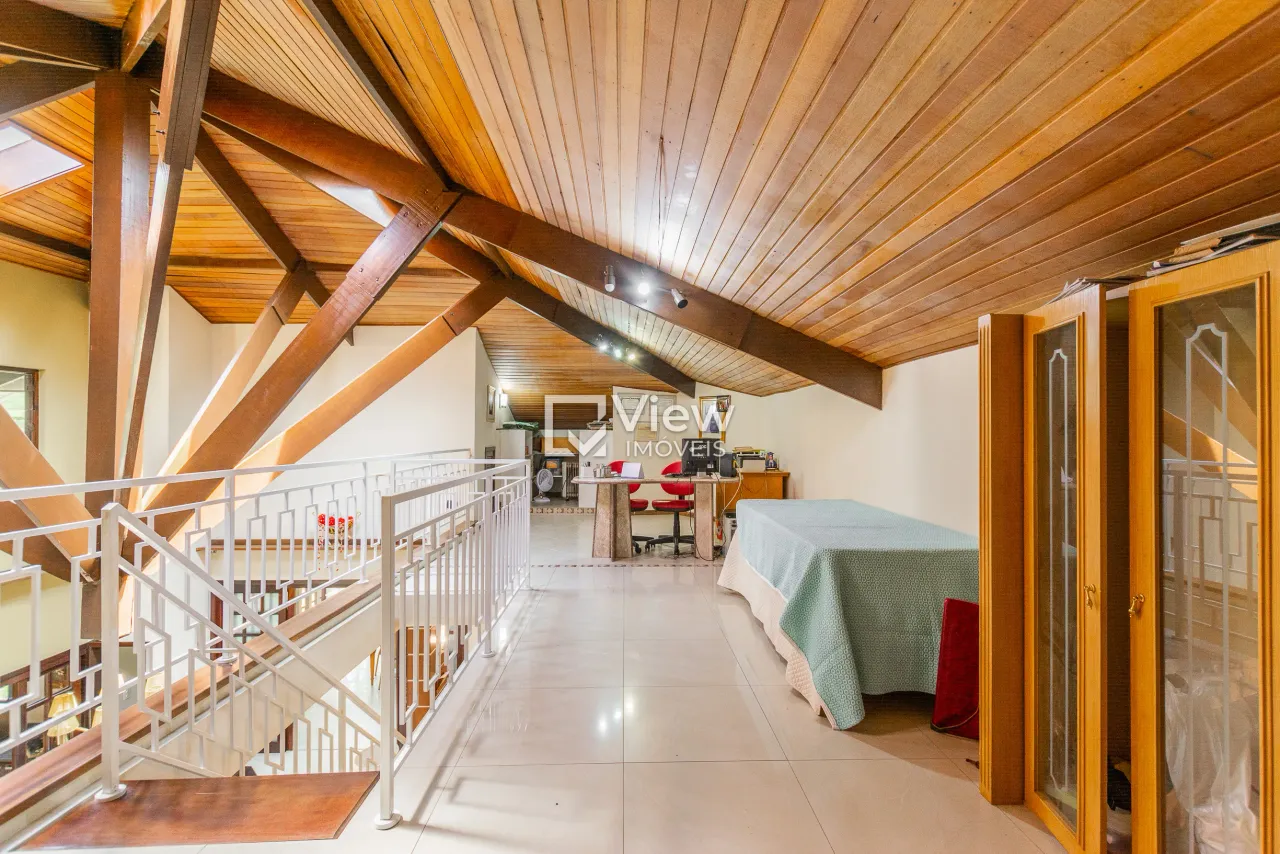 House with 4 bedrooms and open-plan kitchen — photo 3