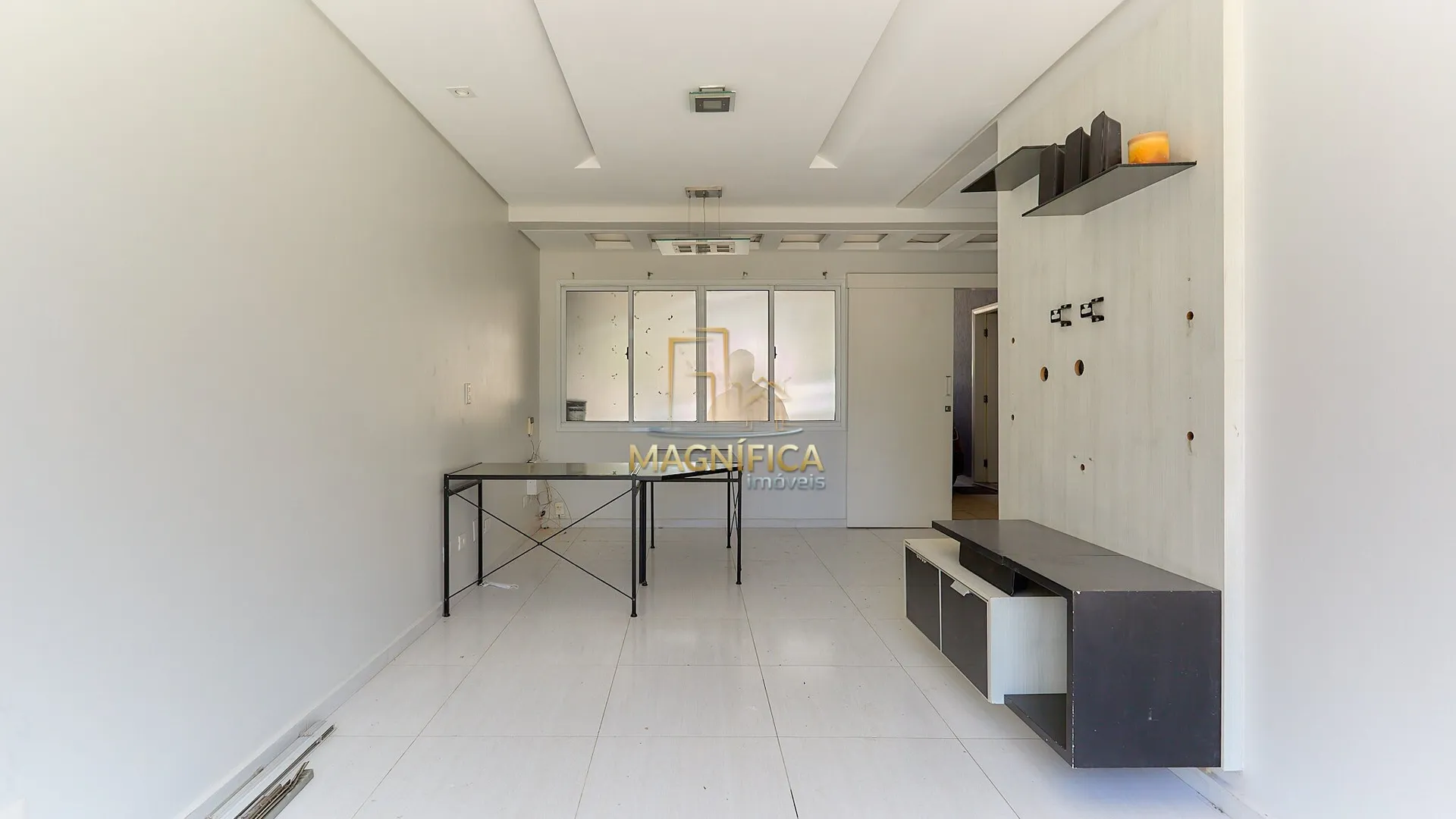 House with 4 bedrooms and 3 en-suite suites, 4 parking spaces — photo 56