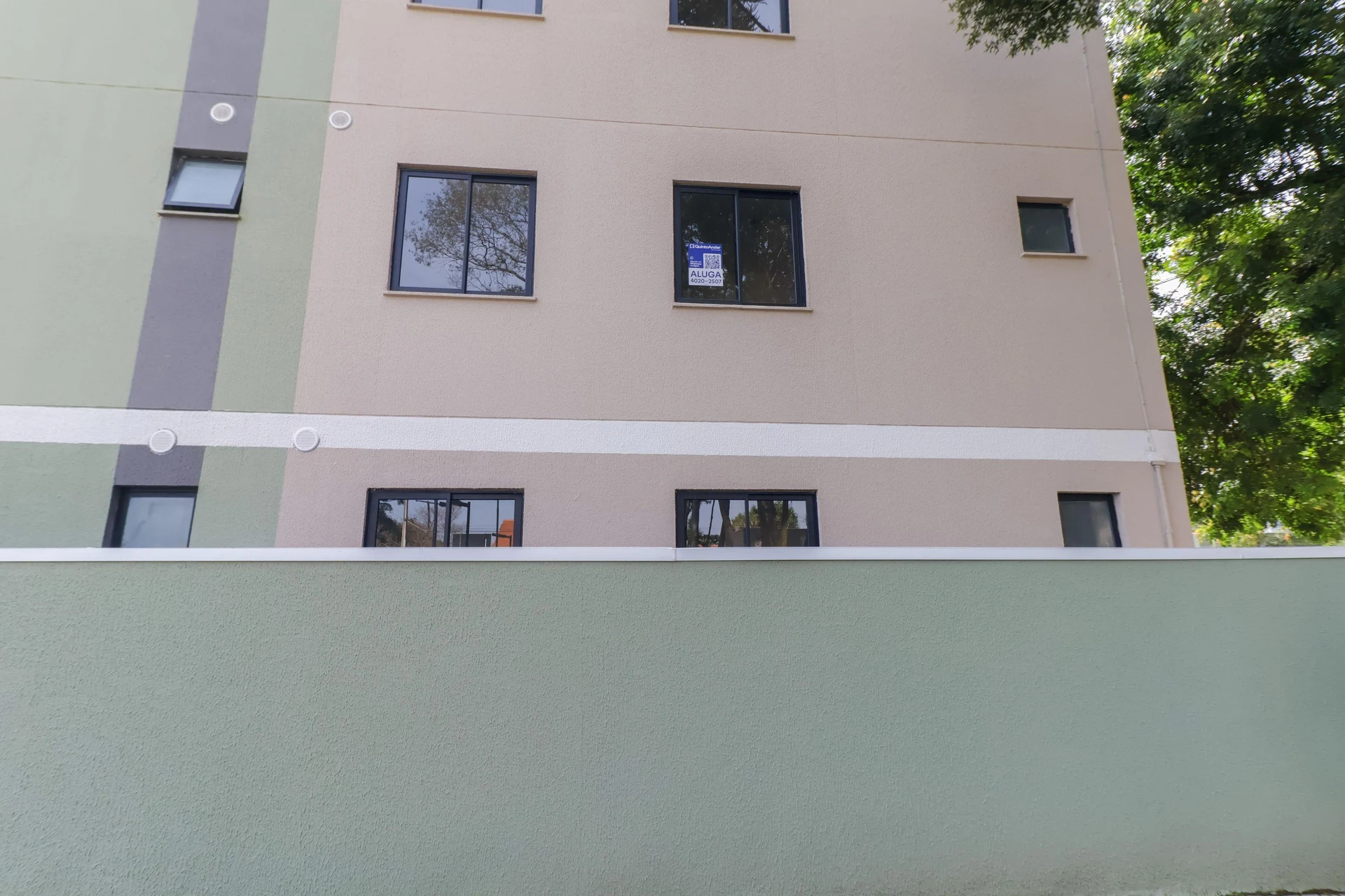 3-bedroom apartment with a park view in Curitiba — photo 46