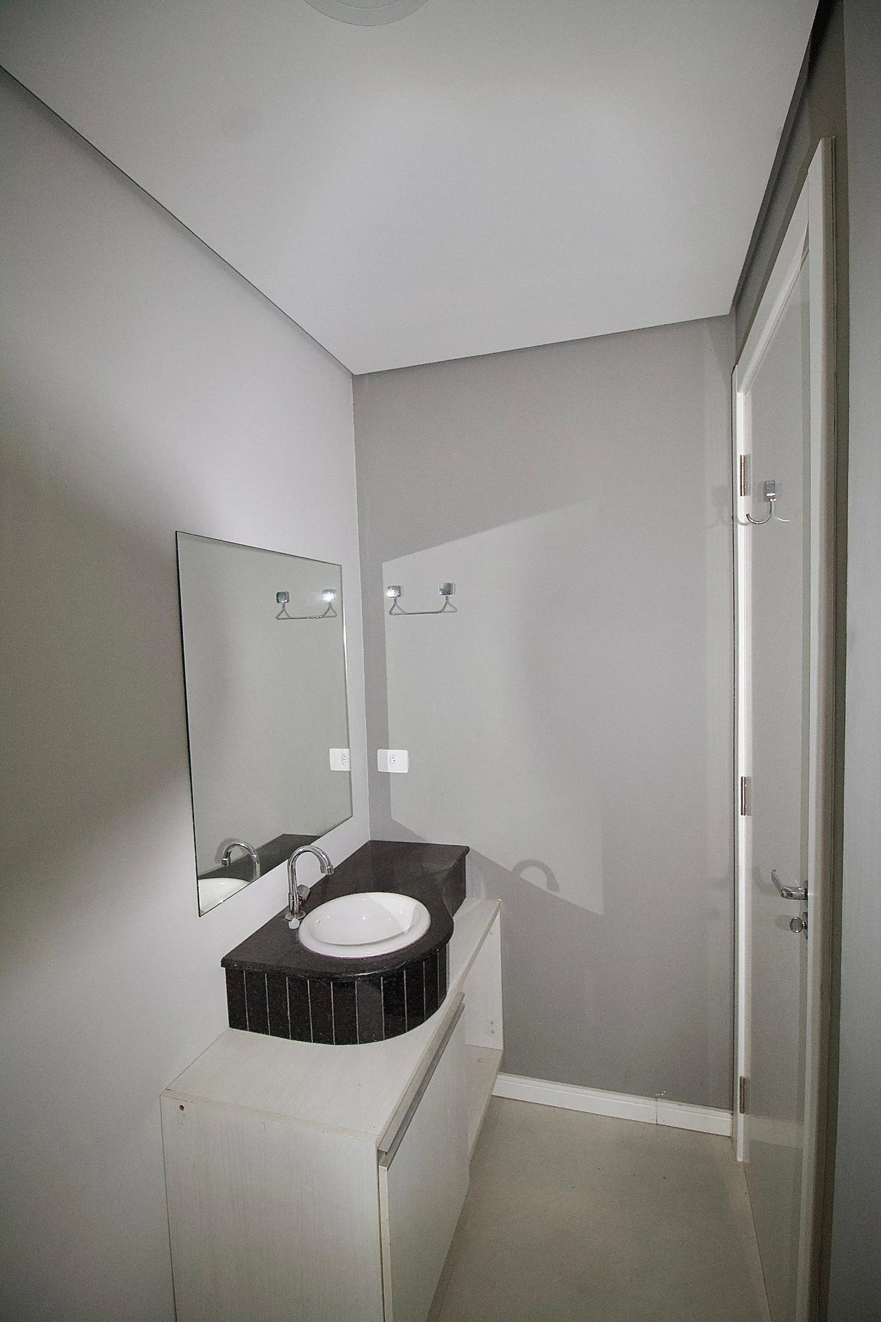 Floor-to-ceiling windows in a 3-bedroom house, 160 m² — photo 12