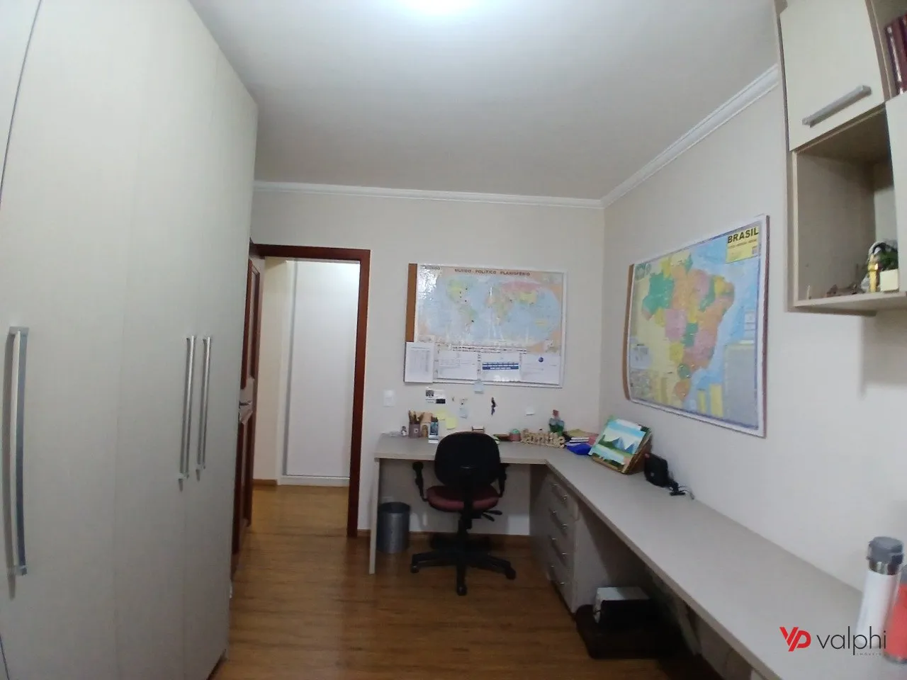 4-bedroom apartment with a walk-in closet in Curitiba — photo 86