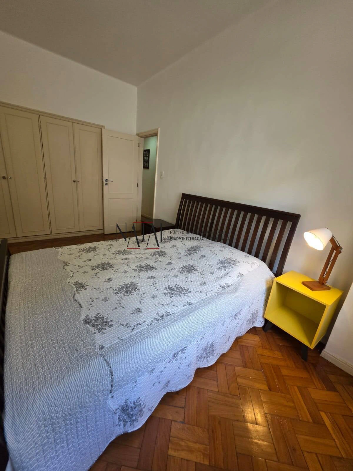Furnished 3-bedroom apartment with 130 m² — photo 16