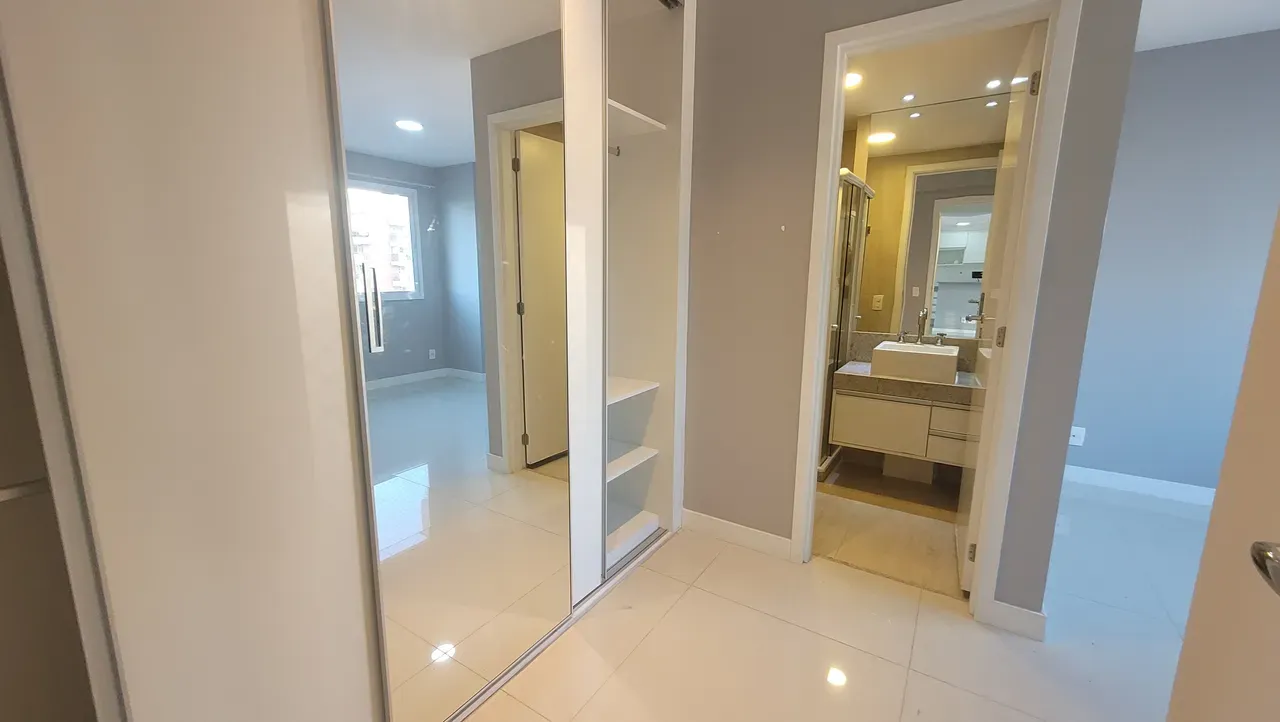 82 m² apartment with a home office and a mountain view — photo 7