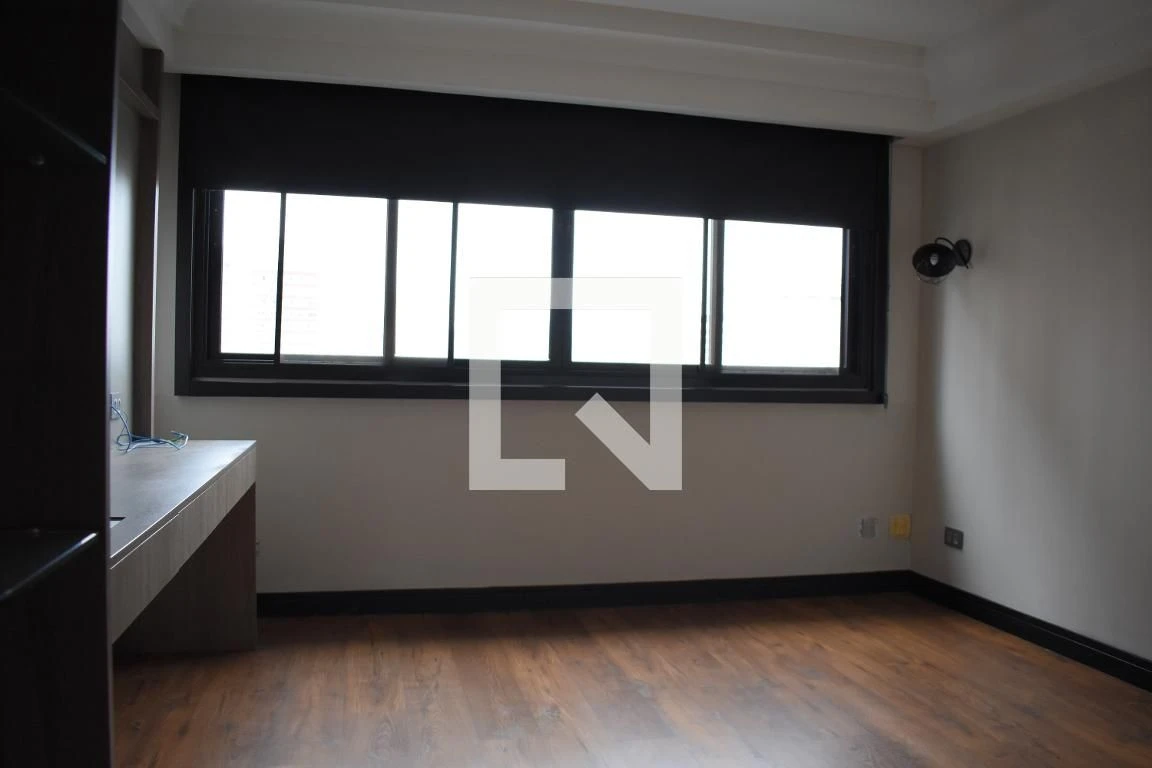 1-bedroom apartment with open-plan kitchen and pool — photo 3