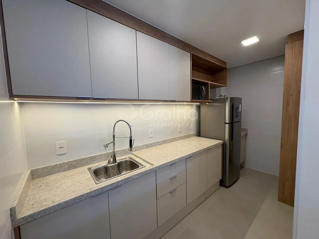 Furnished 2-bedroom 2-bath apartment with 71 m² and 1 parking — photo 14