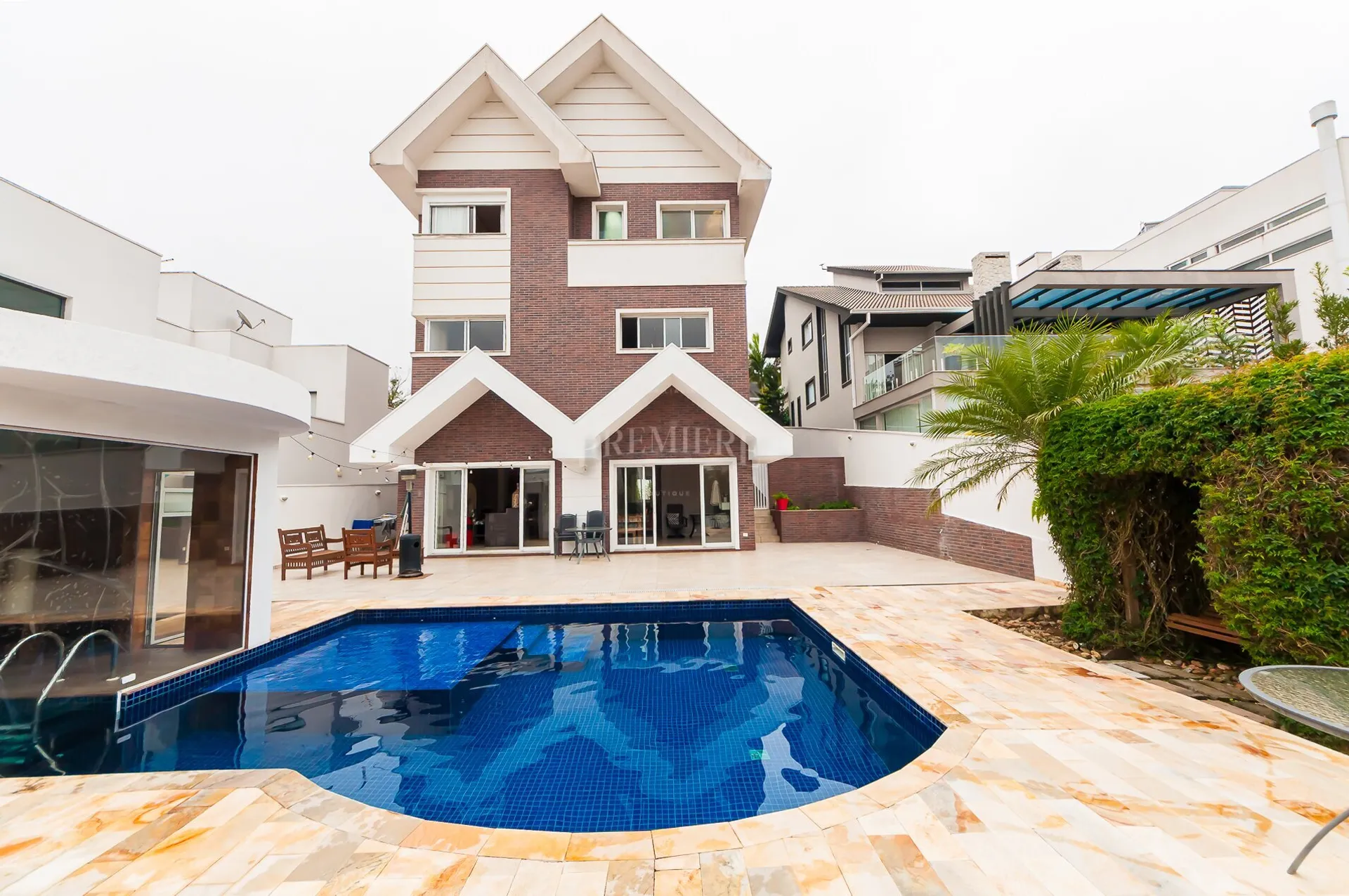 House with 3 en-suite bedrooms and 450 m² — photo 7