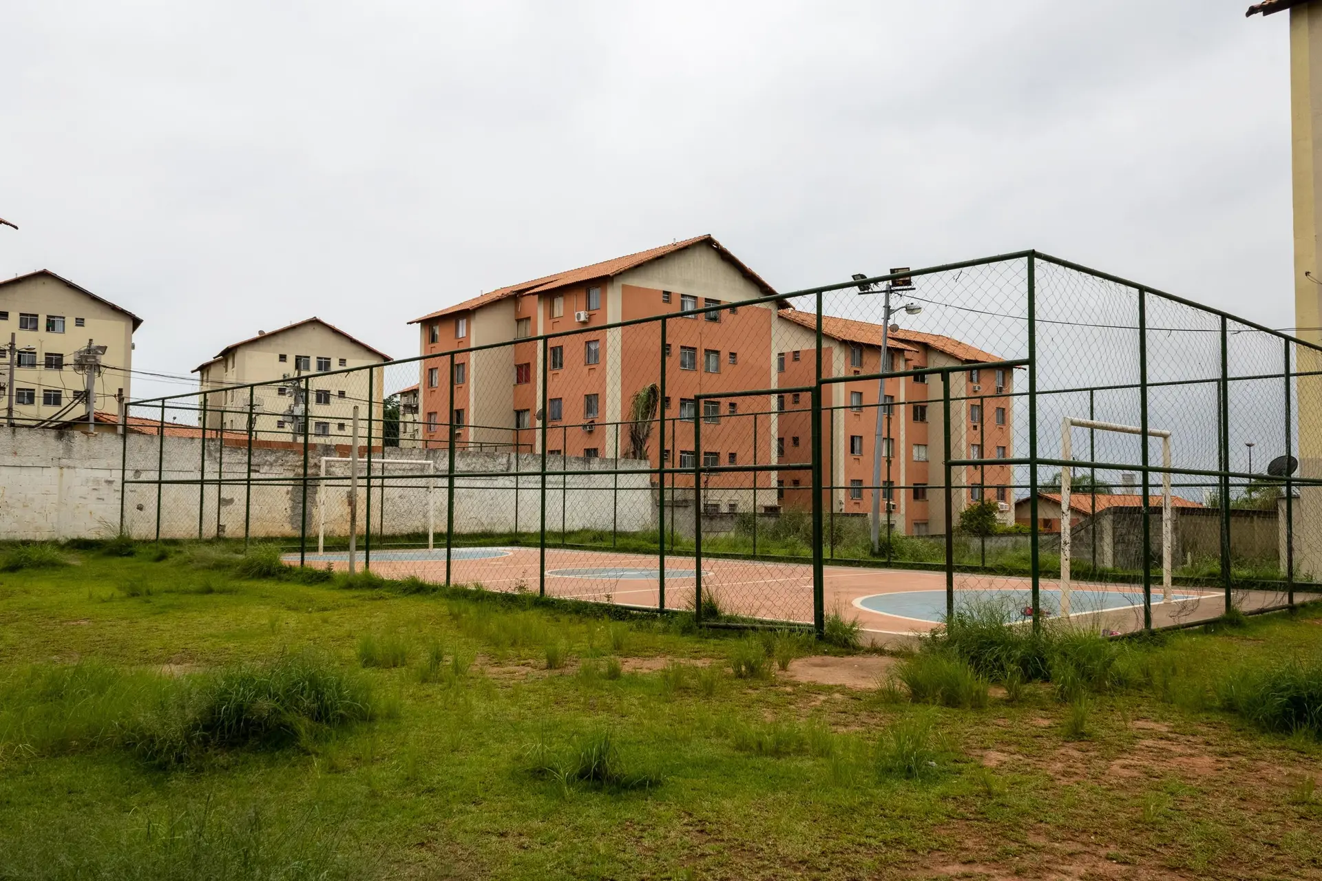 Furnished 2-bedroom apartment with 1 bathroom and parking — photo 25