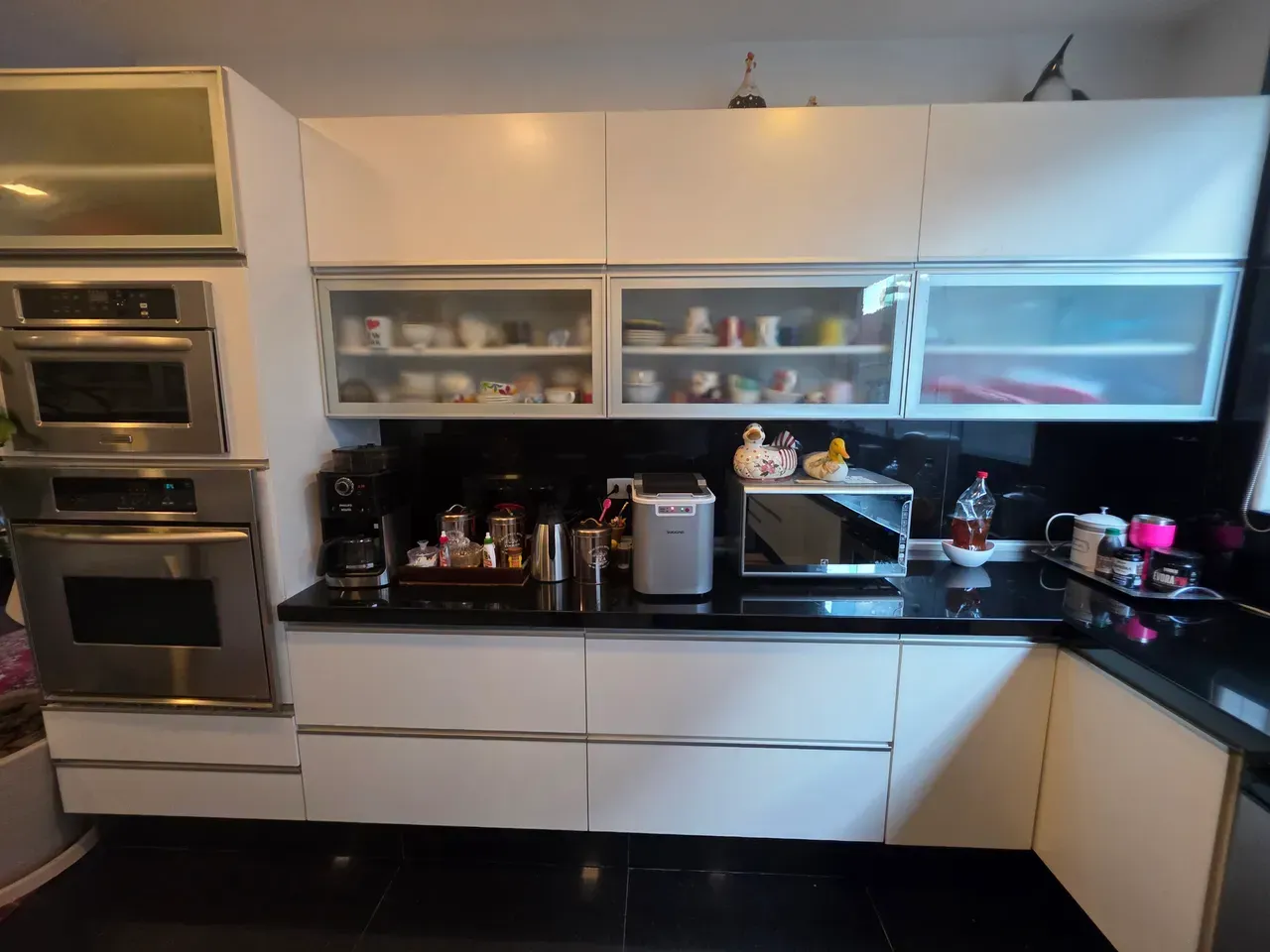 Casa mobiliada com cozinha americana e 6 suítes