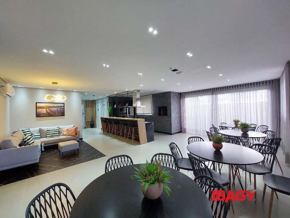 2-bedroom apartment with 2 bathrooms and parking — photo 16