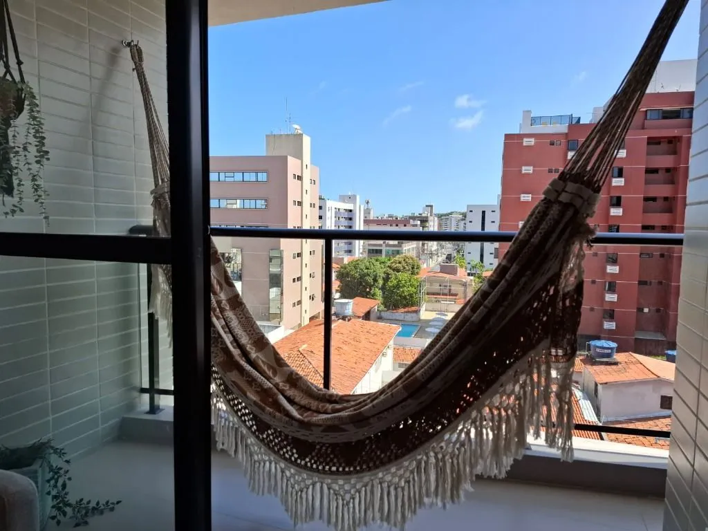 Furnished 2-bedroom apartment with suite and balcony — photo 6