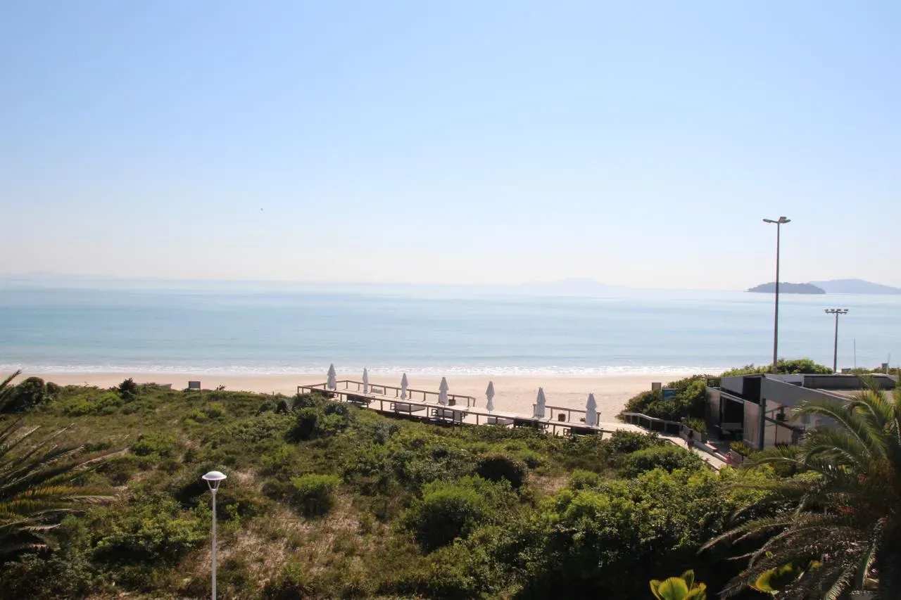 House with water views and a private BBQ — photo 46