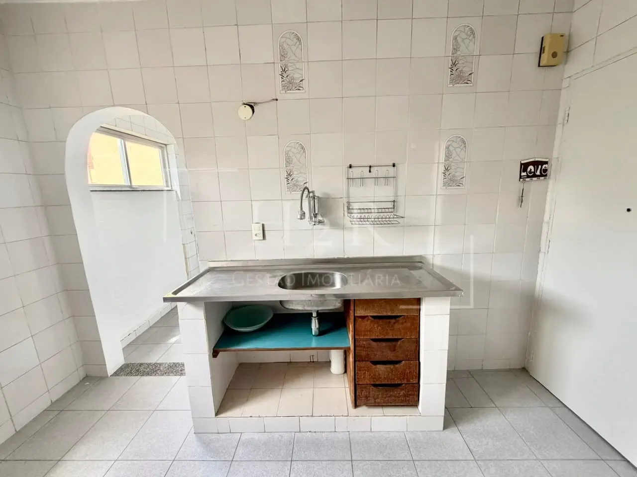 One-bedroom apartment with a mountain view in Rio de Janeiro — photo 7