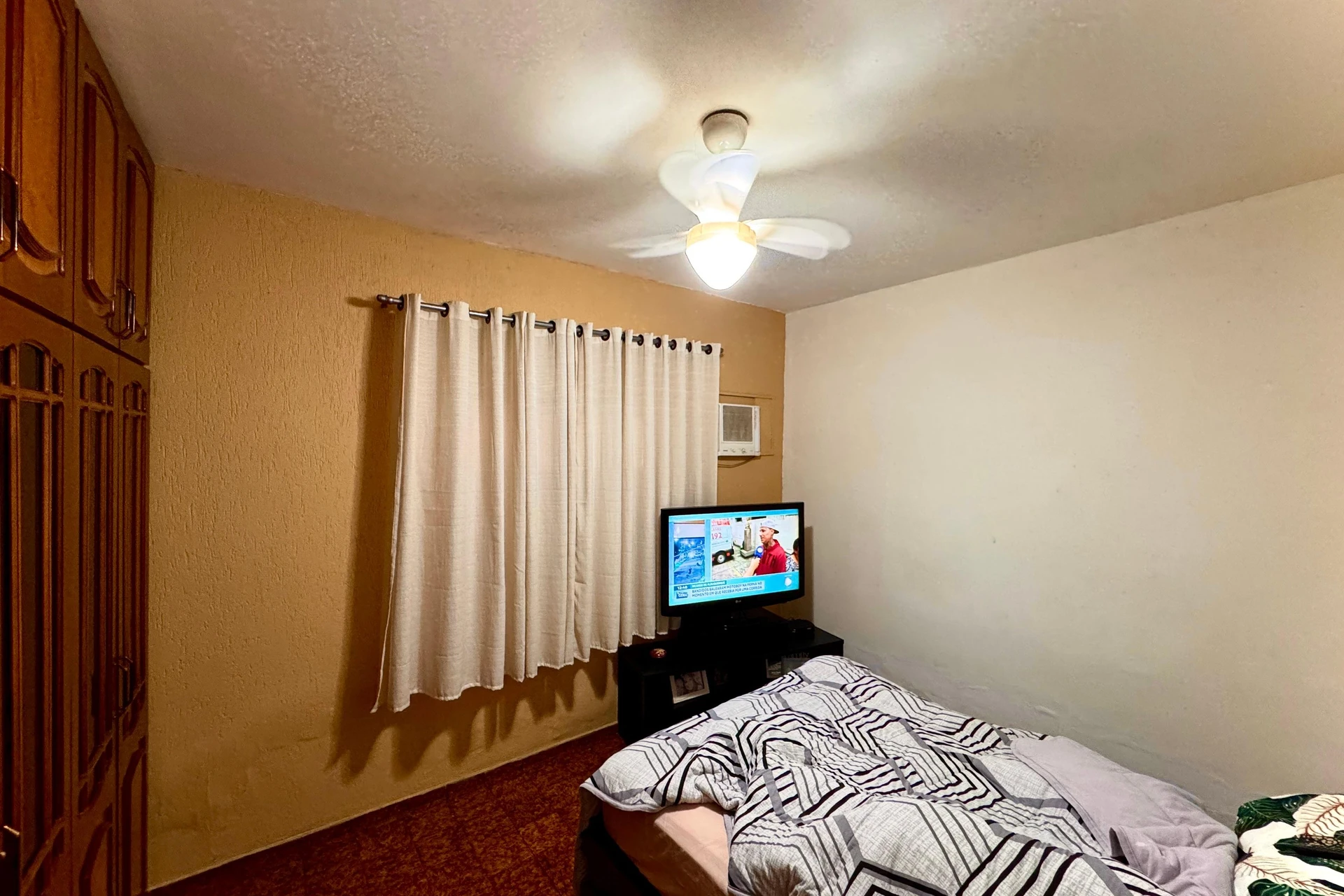 2-bedroom apartment with a washing machine — photo 9