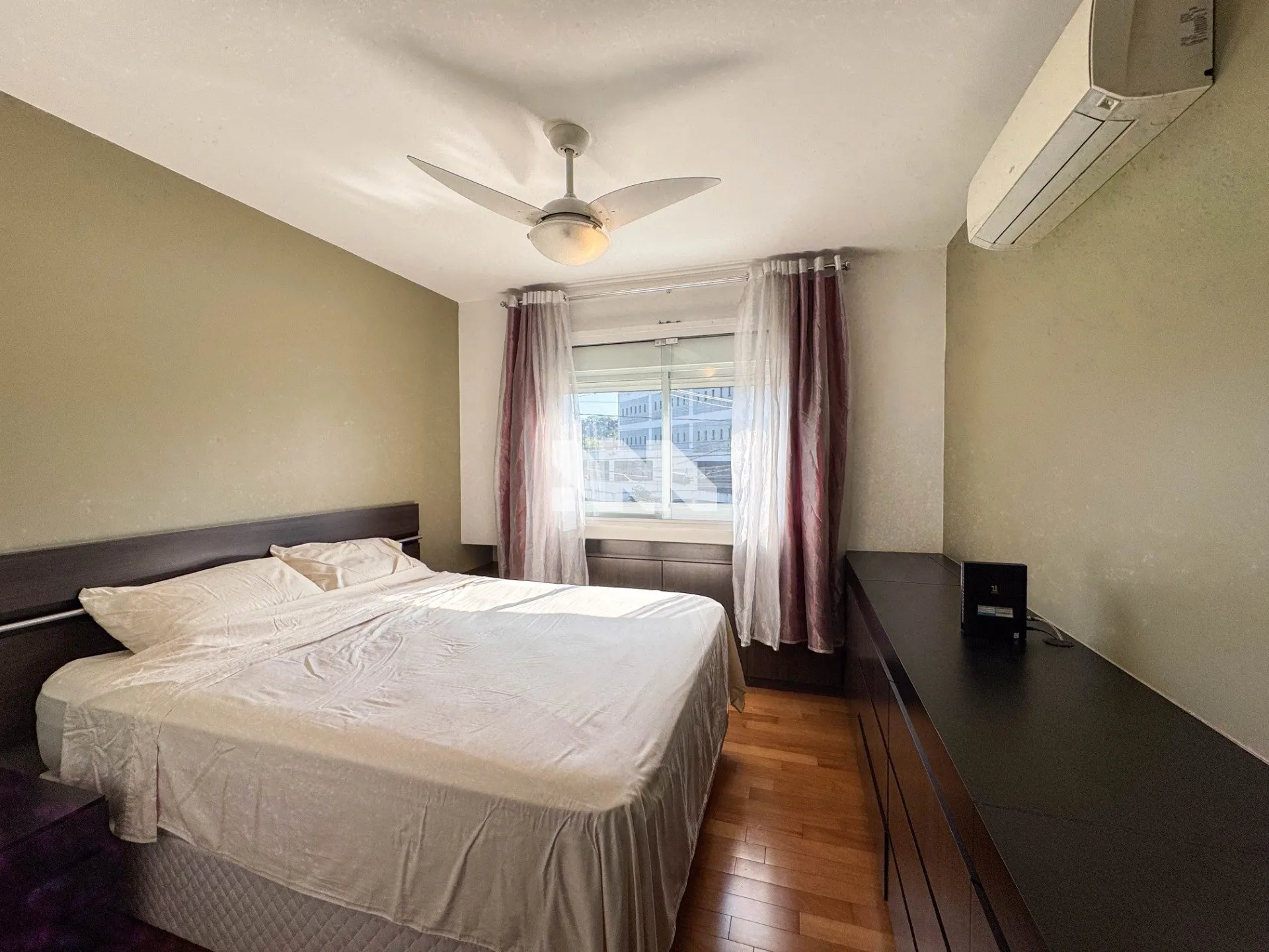 Furnished 104 m² apartment with 2 bedrooms and suite — photo 12