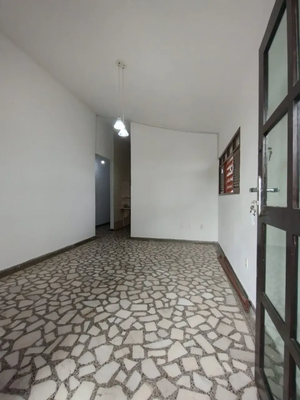 Дом: 4 спальни, 200 м²