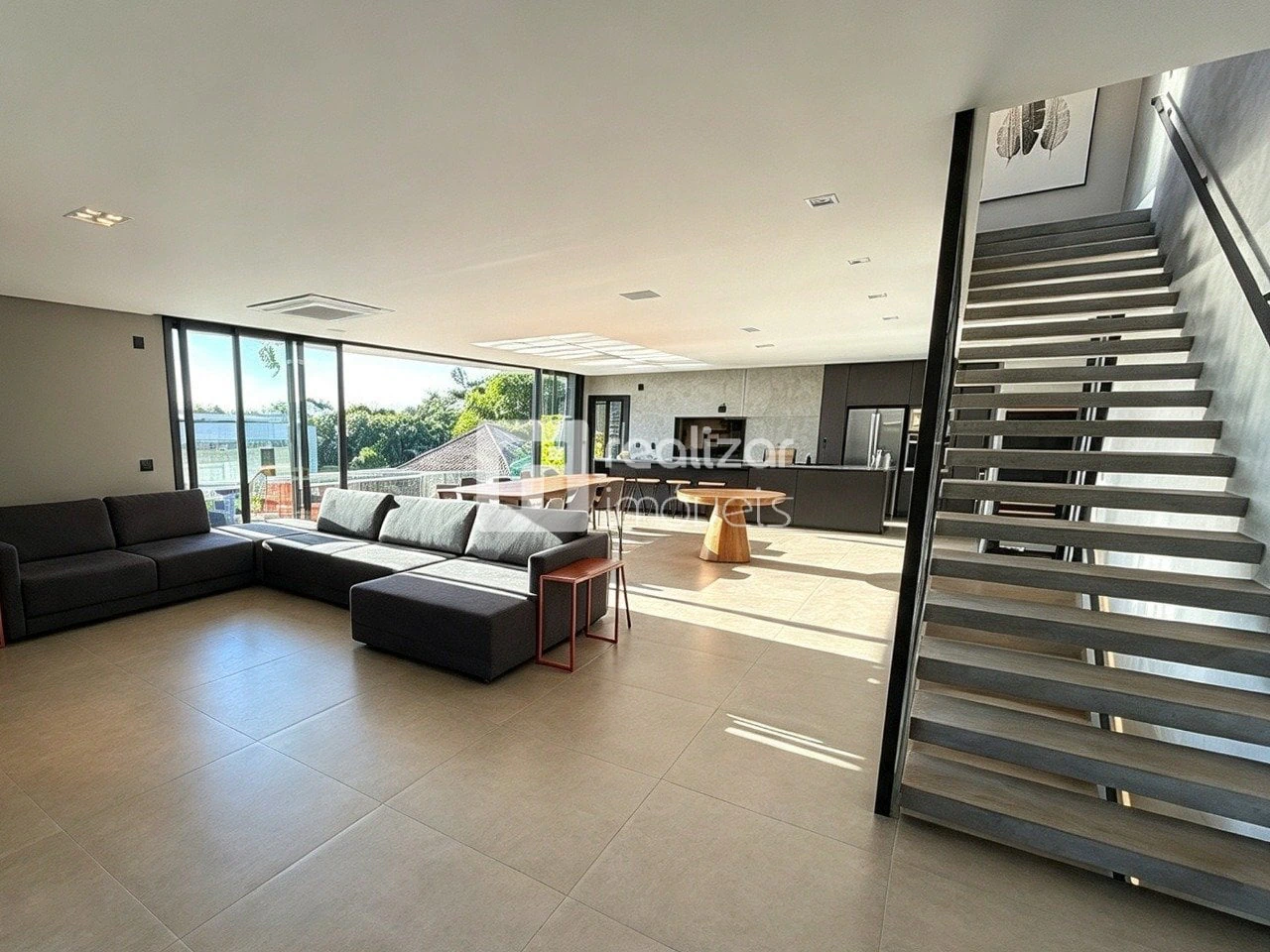 Bathtub in a 3-bedroom house, 508 m² — photo 20