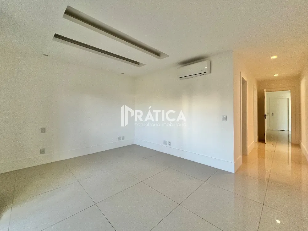 House with 5 bedrooms and an open-plan kitchen — photo 51