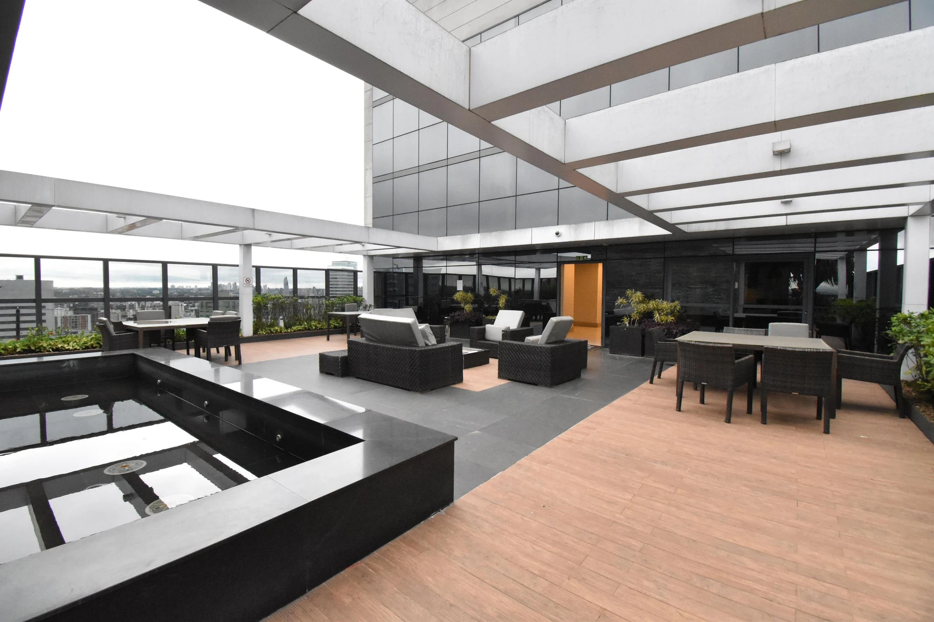 Меблированная студия 35 м² — photo 34