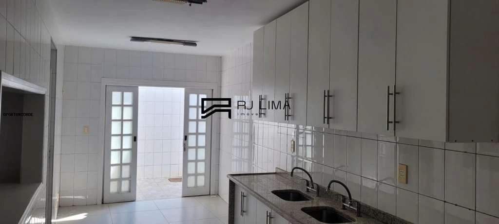 Casa em condomínio com 3 dormitórios e 220 m² — photo 10