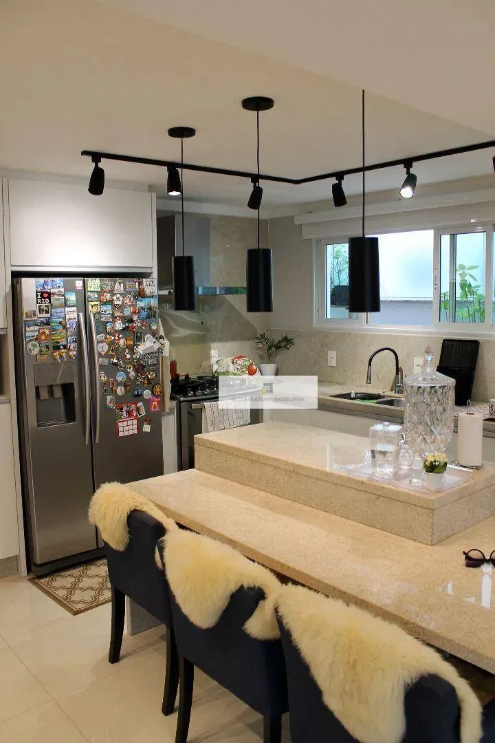 Furnished house with 4 en-suite bedrooms and private garden — photo 11