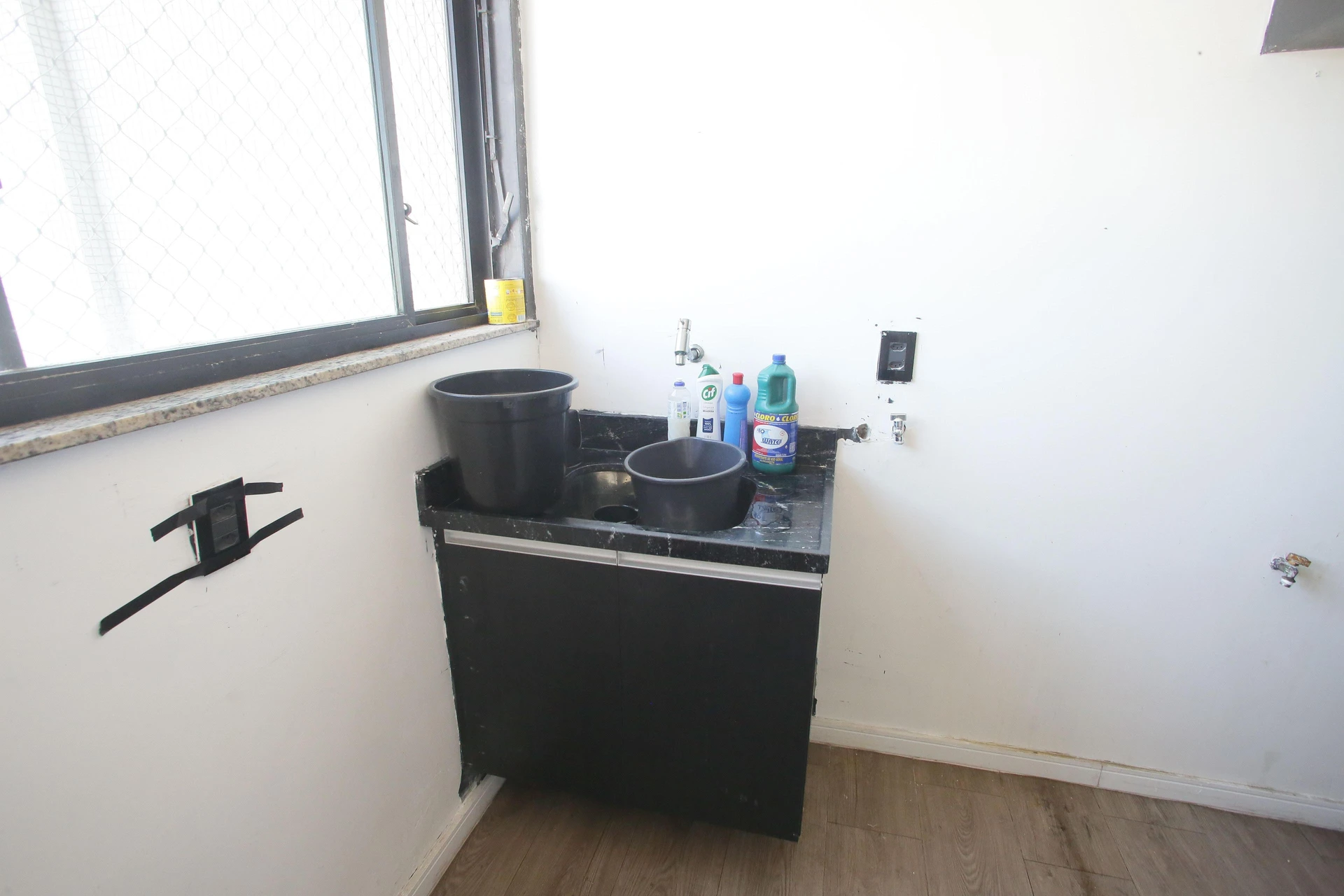 3-bedroom apartment with a balcony and 1 parking space — photo 33