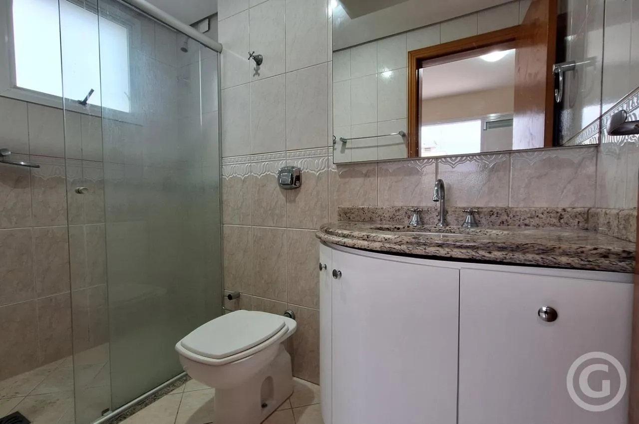 4-bedroom apartment with an enclosed balcony grill — photo 18