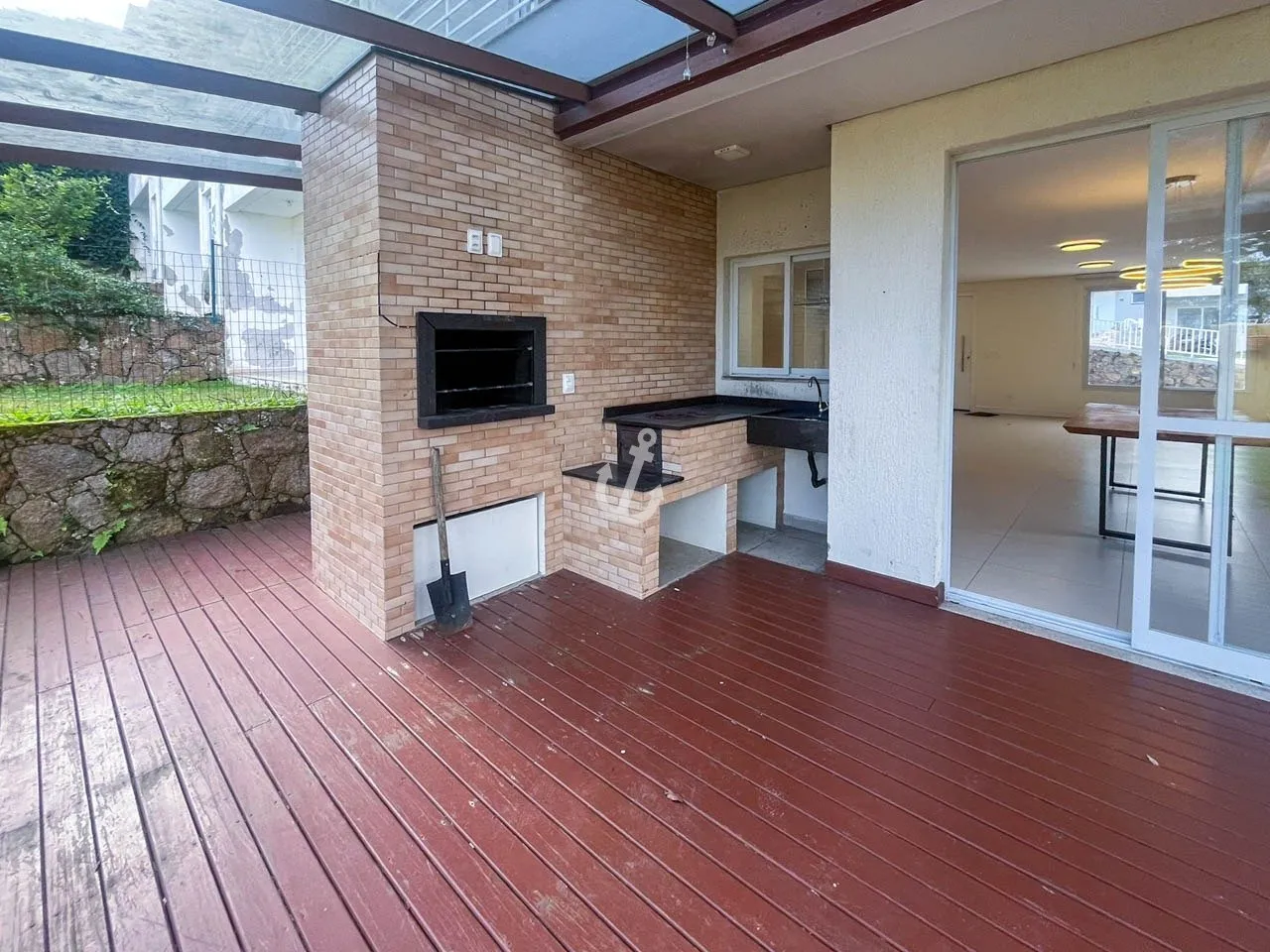278 m² house with open kitchen and 3 en-suite bedrooms — photo 5