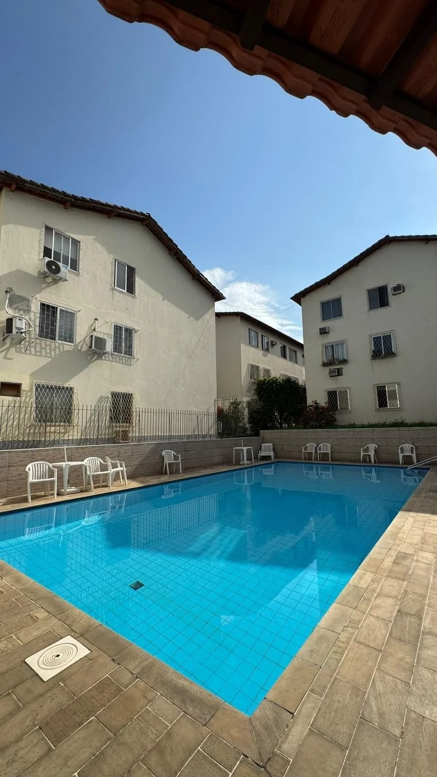 Apartamento de 3 quartos em condomínio com piscina — photo 7