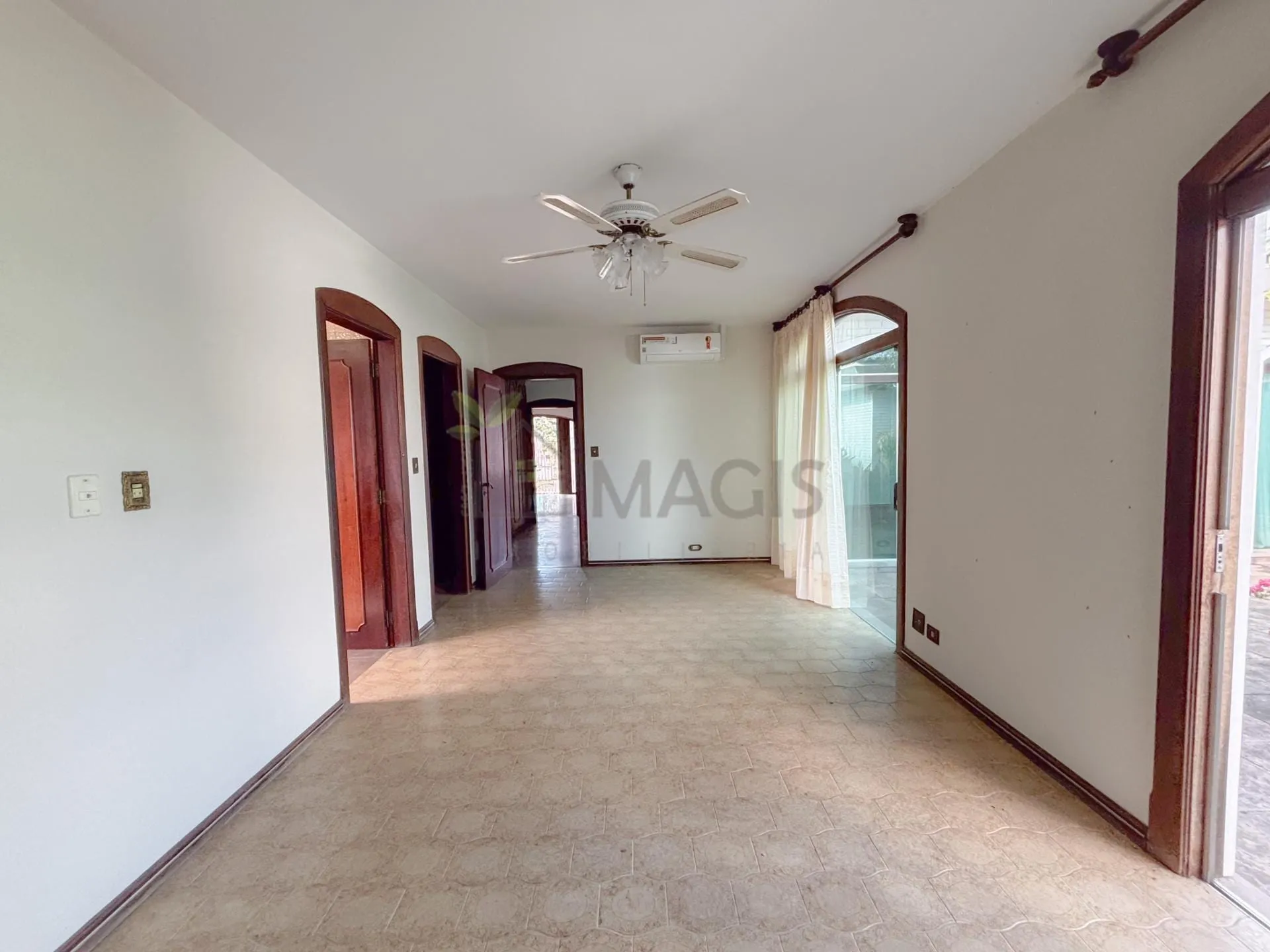 Будинок 604 м² з 4 спальнями та 4 ванними кімнатами — photo 60
