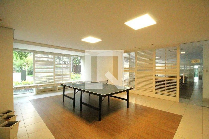2-bedroom apartment in a building with a gym — photo 32