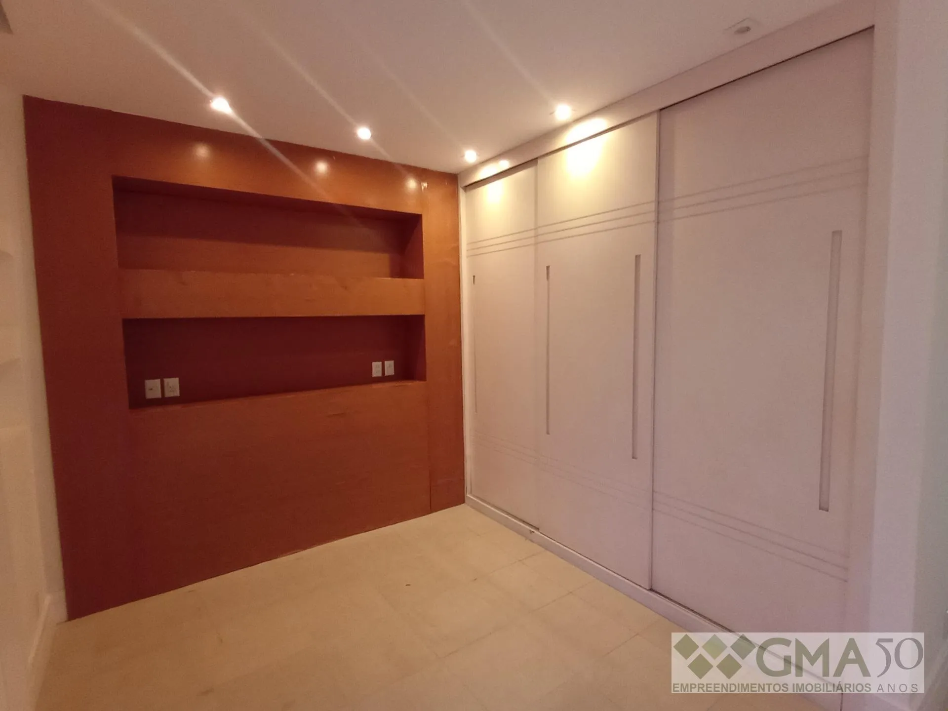 3-bedroom apartment with a mountain view — photo 4