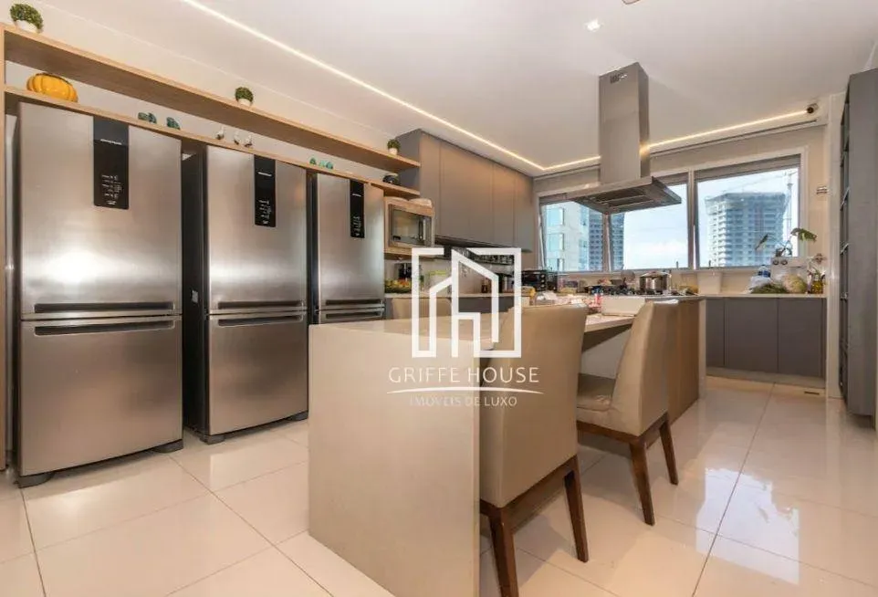 Apartment with 5 bedrooms and open-plan kitchen — photo 26