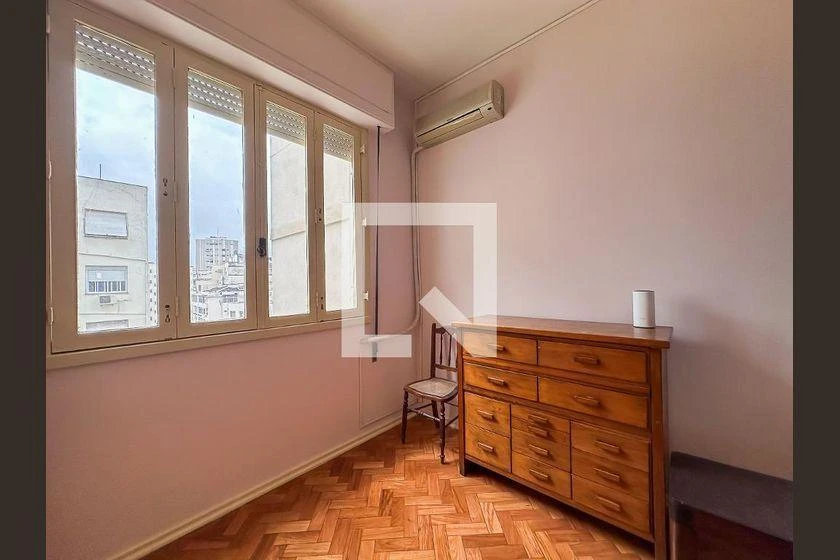 4-bedroom apartment with 3 bathrooms and 206 m² — photo 48