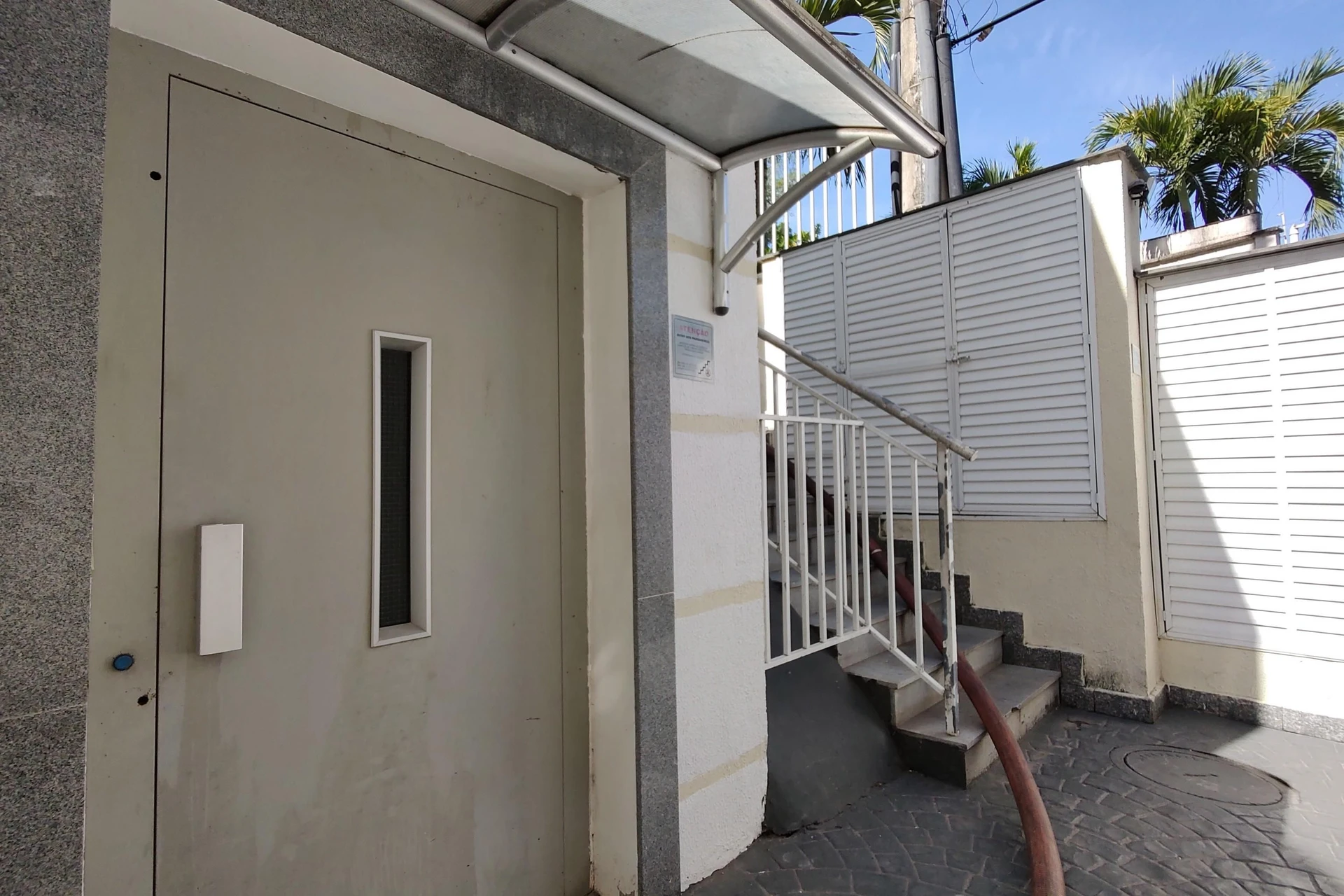2-bedroom apartment in a building with a gym — photo 49