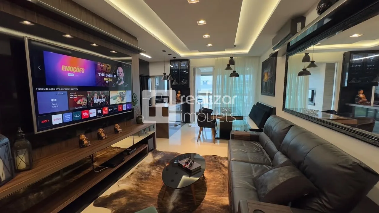 2-bedroom apartment with a washing machine in Florianópolis