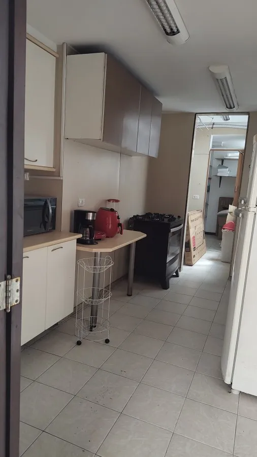 3-bedroom rental apartment with enclosed glass balcony — photo 24