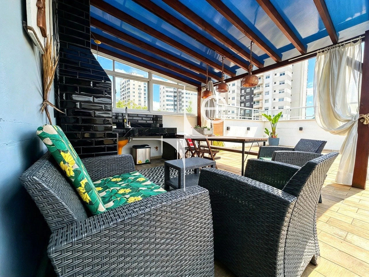 Furnished apartment, 184 m², with floor-to-ceiling windows — photo 8