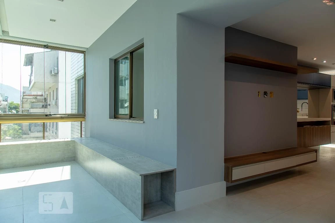 Furnished apartment, 90 m², with a glass-enclosed balcony — photo 11