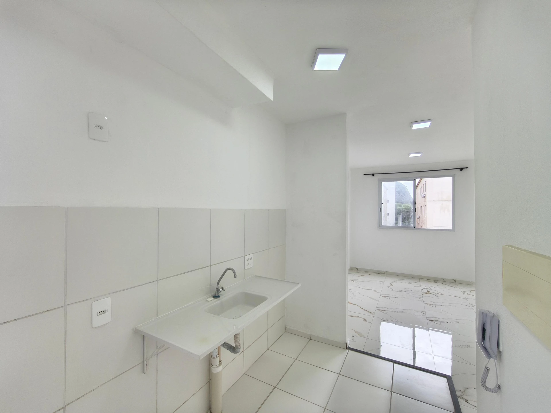 Unfurnished 2-bedroom apartment with 1 parking space — photo 10