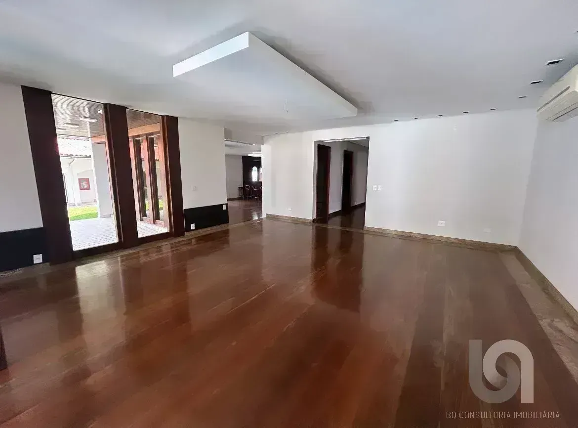 Casa com 6 quartos e cozinha fechada, 3000 m² — photo 3