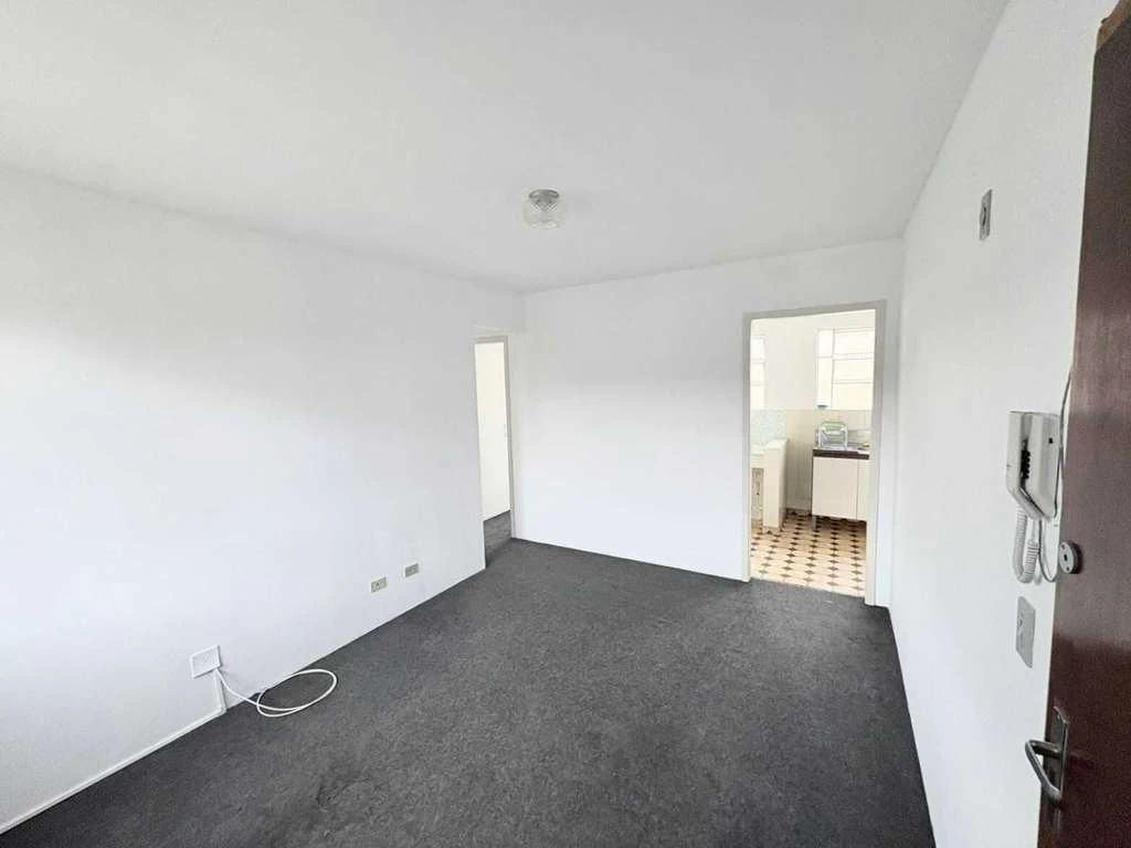 3-bedroom apartment on 2nd floor with no parking