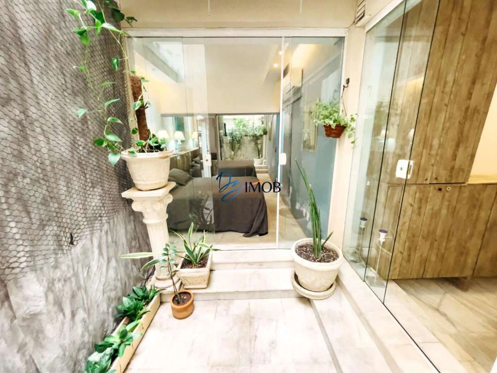 2-bedroom apartment with open-plan kitchen and balcony — photo 6
