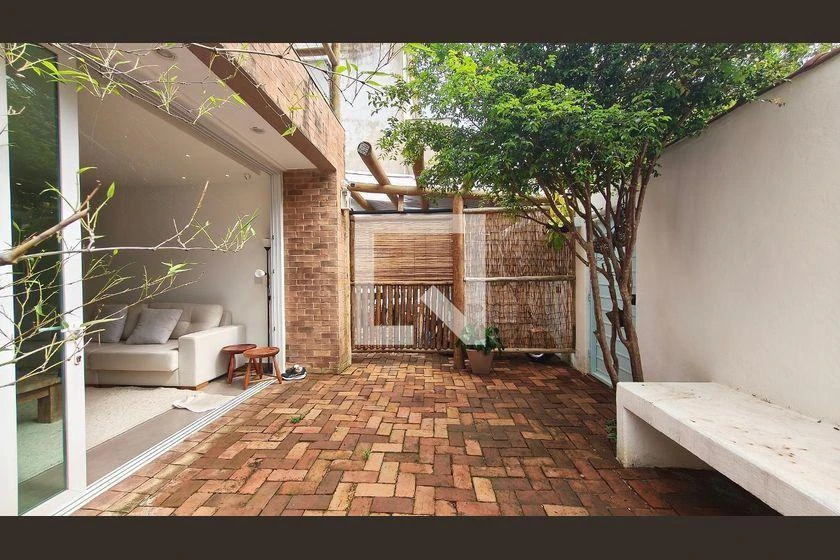 3-bedroom house with 290 m² and open-plan kitchen — photo 44