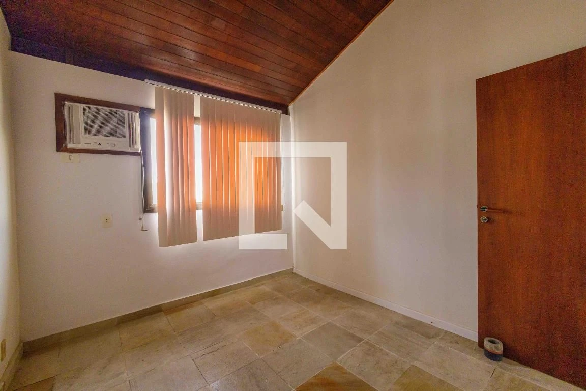 Ванна та 4 спальні: квартира 360 м² — photo 30