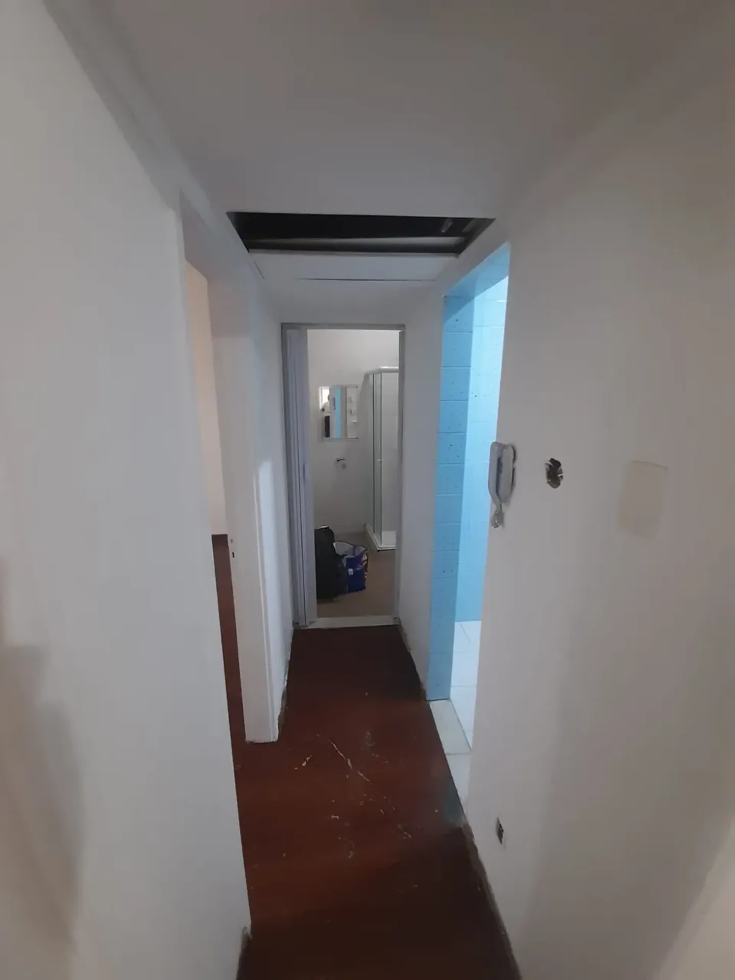 2-bedroom apartment with wood or laminate floors