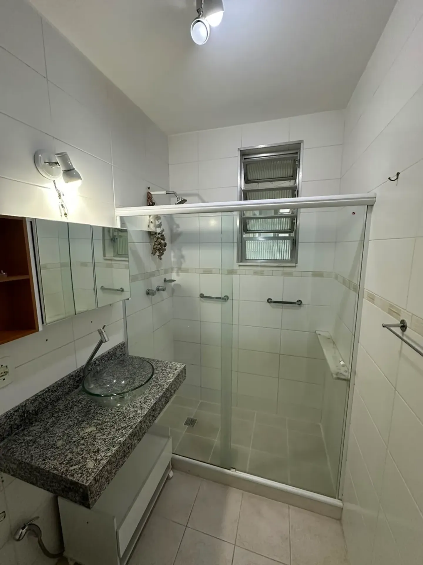 Apartment with 2 bedrooms, 2 bathrooms and balcony — photo 26
