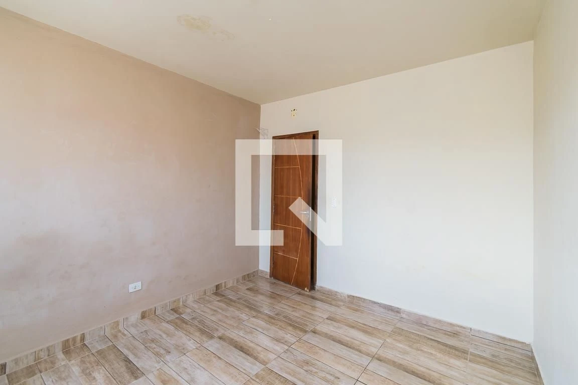 Balcony with a grill in a 3-bedroom apartment, 80 m² — photo 20