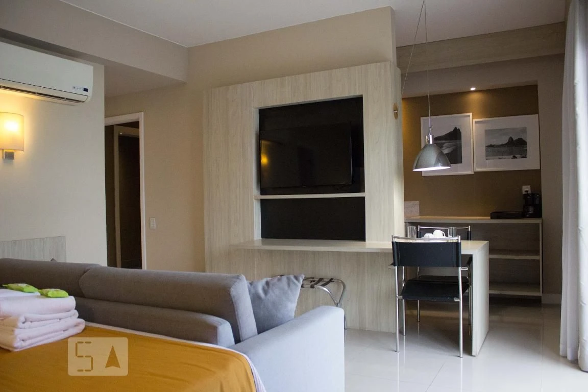 Furnished 2-bedroom apartment with a balcony — photo 16